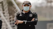 "انسحاب الأهلي ومباراة عمان".. مدرب منتخب مصر السابق يحكي أبرز ذكرياته