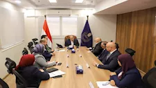 رئيس هيئة الدواء المصرية يعقد اجتماعاً مع شركة صاني فارماسيوتيكال لتعزيز التصدير الدوائي