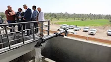 محافظ أسوان يعطي إشارة بدء التشغيل التجريبى لمشروع الصرف الصحى بالطوناب