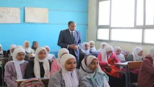 مدير تعليم الجيزة يتفقد مدارس العياط والصف ويشدد على الانضباط 