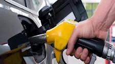  كيف تؤثر زيادة البنزين والسولار على أسعار السلع والتضخم والفائدة؟ (تغطية