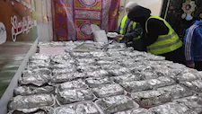 "اللي مبناكلوش منقدموش"..  500 وجبة يوميًا من مطبخ "محبي الخير" بالبحيرة 