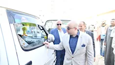 محافظ الفيوم يتفقد مواقف سيارات الأجرة لمتابعة الالتزام بالتعريفة الجديدة