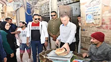  لقي الرغيف ناقص.. محافظ أسوان يوجه بتحرير محضر لمخبز بلدي 