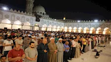 في الليلة الثانية والعشرين من رمضان.. آلاف المصلين يحيون التراويح بالقراءات