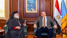 محافظ الإسكندرية يستقبل بطريرك الروم الأرثوذكس لبحث سبل التعاون -صور