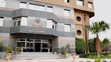 جامعة العاصمة تطلق برنامجًا تدريبيًا للعلاج الجمعي للاضطرابات النفسية