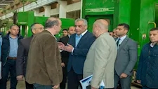 جولة مفاجئة لوزير الإنتاج الحربي لمتابعة تصنيع الهاوتزر ومكافأة المتميزين