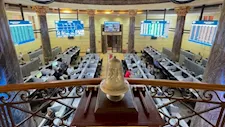 هبوط جماعي لمؤشرات البورصة المصرية بمستهل جلسة اليوم
