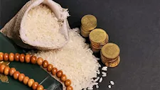 هل تخرج الأرملة زكاة الفطر عن أولادها؟.. الشيخ أحمد خليل يجيب