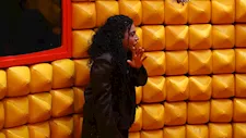"إيه الي انتي عاملاه في شعرك دا".. رامز جلال يسخر من تسريحة دنيا سامي 