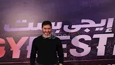 أحمد مالك يصل عرض فيلم "إيجي بست" ويلتقط صورًا تذكارية مع الأبطال