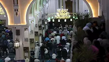 بالصور.. توافد المواطنين على مسجد الصديق بشيراتون لأداء صلاة العيد