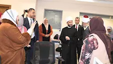 وزير الأوقاف يتفقد انتظام العمل بالديوان العام ويهنئ العاملين بعيد الفطر المبارك