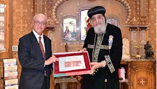 البابا تواضروس يشكر اليابان على دعمها للمدارس والجامعة اليابانية في مصر