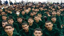 الحرس الثوري الإيراني يفتح باب التطوع العسكري لأطفال الـ 12 عامًا