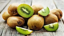 مع تقلبات الطقس.. كيف يدعم الكيوي صحة الجسم؟