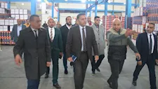   جولة لمحافظ القليوبية داخل مصانع بنها لدعم الاستثمار والتصدير   