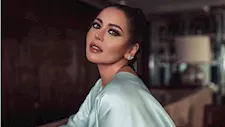 لقاء الخميسي تتألق بأسلوب كاجوال راقٍ.. ماذا ارتدت؟