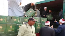 توزيع ألف كرتونة مواد غذائية من مسجد السيدة نفيسة لدعم الأسر المستحقة