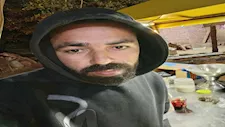 "كنت بلف على الناس أوصل طلباتهم".. مأساة عبد الرحمن فقد ساقه في سبيل لقمة