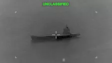 الجيش الأمريكي يعلن استهداف حاملة مسيرات إيرانية (فيديو)