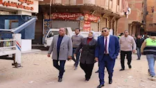 محافظ القليوبية يشرف على إزالة 7 طوابق مخالفة ببرج سكني في الخصوص (صور)