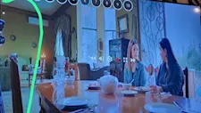 ظهور الكاميرا في مشهد بمسلسل "قطر صغنطوط" يثير الجدل.. ماذا حدث؟