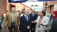 محافظ بني سويف يفتتح مشروع إعادة إعمار 53 منزلًا بالواسطى 