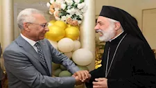 رئيس جامعة المنيا يترأس وفدًا طلابيًا لتهنئة الكنائس بعيد القيامة المجيد
