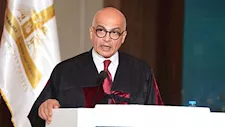 جامعة عين شمس تمنح المستشار عمر مروان الدكتوراه الفخرية