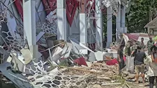 زلزال بقوة 7.7 درجة يضرب إندونيسيا ويقتل 20 شخصًا (فيديوهات)