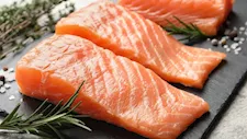  سمك السلمون والماكريل.. أيهما أفضل لصحة القلب؟