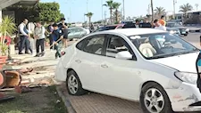 لحظات من الرعب.. سيارة طائشة تقتحم مطعم أسماك بالإسماعيلية وتصيب زوجة المالك