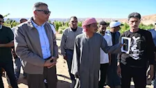 محافظ جنوب سيناء يتفقد تجمعات وادي سعال المتأثرة بالسيول ويوجه بدعم عاجل
