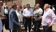 محافظ القليوبية يوجه باستكمال تطوير سوق المنيل ويتفقد شارع الخمسين (صور)