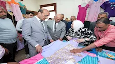 بالصورـ محافظ أسيوط يتفقد مركز تأهيل الفتيات ذوي الإعاقة بمركز الفتح