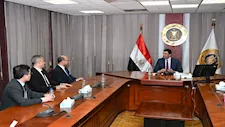وزير الصناعة يبحث مع مجموعة صافولا خططها التوسعية في مصر 