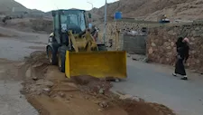 حملة موسعة لتأهيل طرق أودية سانت كاترين بعد جفاف مياه السيول (صور)