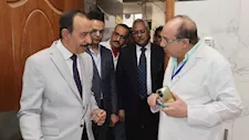 جولة تفقدية لمحافظ سوهاج داخل المستشفى العام لضبط منظومة العمل