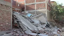 من 4 طوابق.. انهيار منزل بالكامل في نجع عزيز بسوهاج 