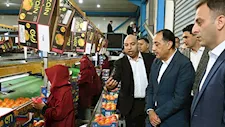 رئيس الوزراء يتفقد محطة لتعبئة الموالح والحاصلات الزراعية ببنها -صور 