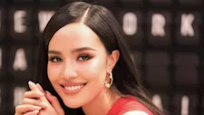  ملكة جمال العالم 2025 بفستان جذاب.. كيف نسقته؟