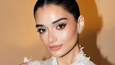 "أناقة البيبي بلو".. ملك أحمد زاهر تخطف الأنظار بإطلالتها