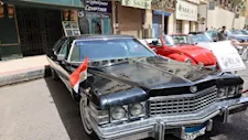 سيارة السادات تثير جدلا بعد ظهورها في وسط القاهرة قبل أيام.. ماذا نعرف