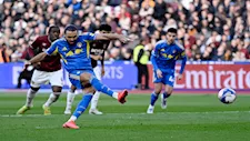 ليدز يونايتد يقصي وست هام بركلات الترجيح في كأس الاتحاد الإنجليزي