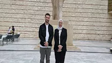 “نلتزم بالمعايير".. مديرة المتحف اليوناني الروماني تحسم الجدل حول تغيير ألوان الآثار