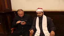 وزير الإعلام والخطيب.. شخصيات عامة ورياضيين في عزاء محمد عبده صالح 