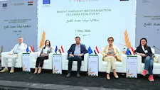 وزير الزراعة يسلم 44 فراطة ذرة لصغار المزارعين بالبحيرة 