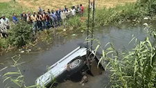 صرخات فوق ترعة المريوطية.. انتشال جثتين ومصابين في حادث مروع بالجيزة